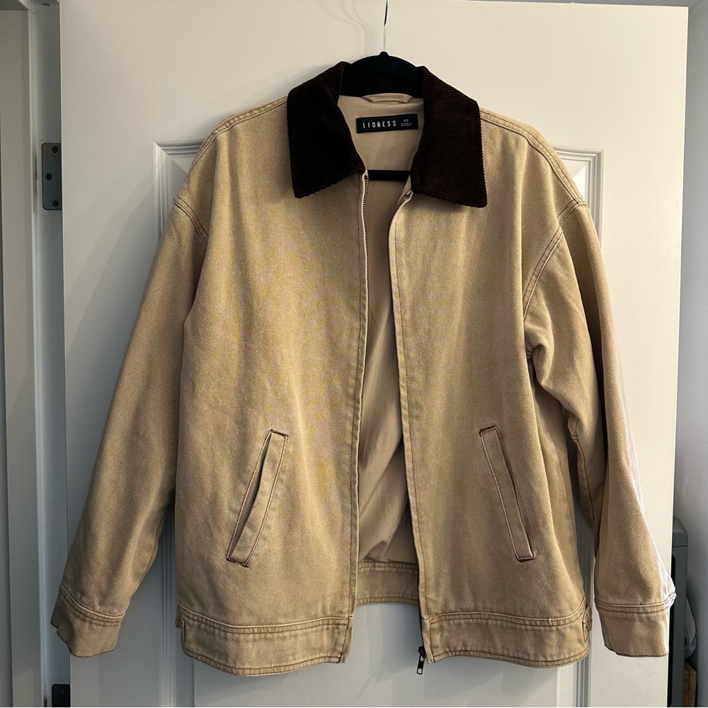 Lioness Oversized Barn Jacket - Picture 2 of 4